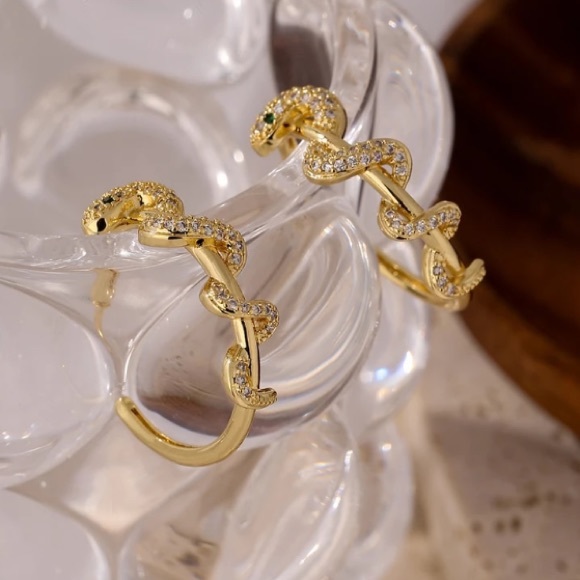 💚18K gold plated twisted snake earrings - Picture 2 of 6